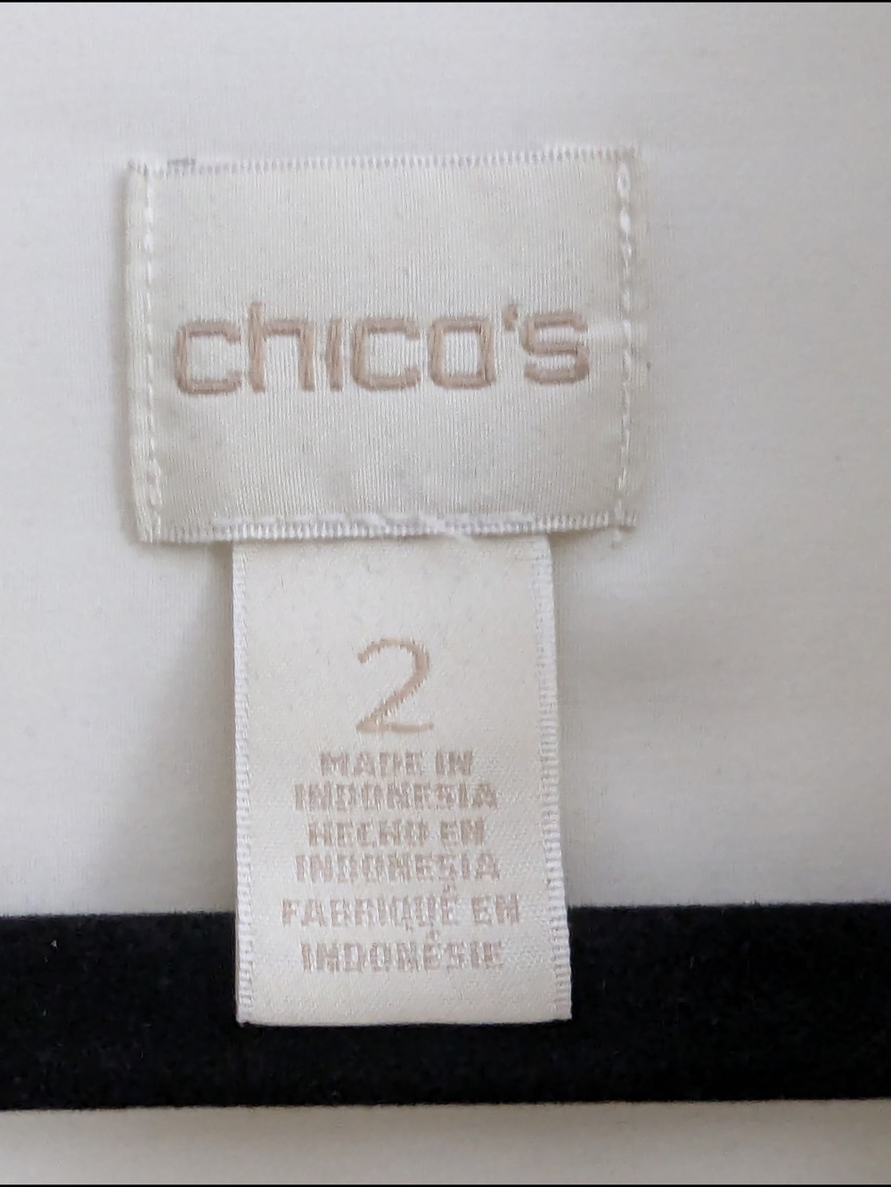 Chico's White Blouse with Clean V-Neck Detail 2 - Picture 2 of 5
